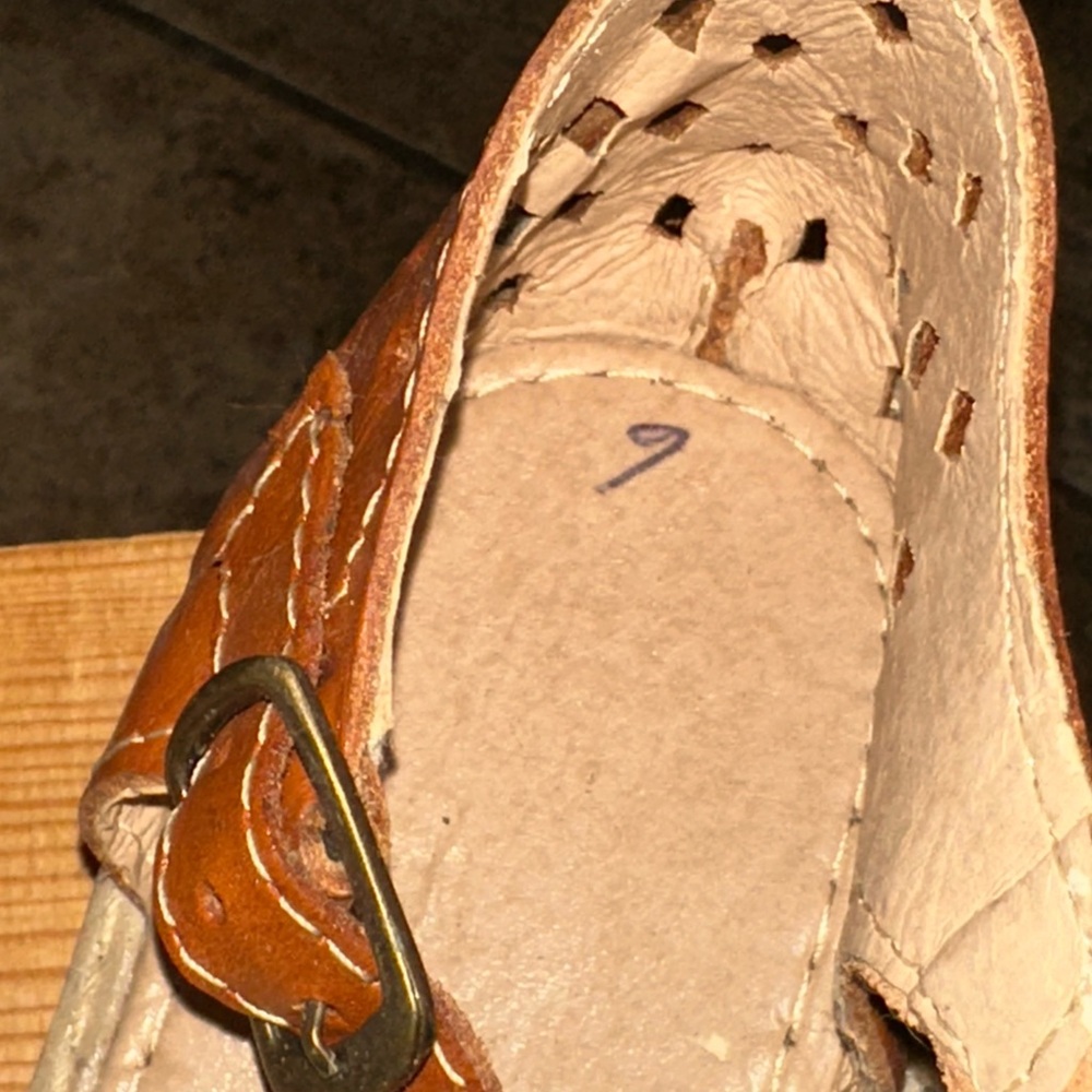Mexican Embroidered Leather Sandals size 9 - Picture 5 of 7